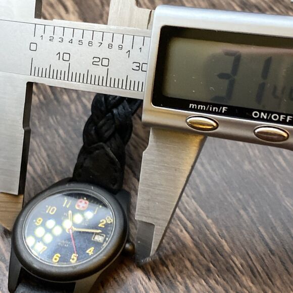 Wenger Sak Design Swiss Black Women’s Watch Date With Original Band New Battery - Picture 9 of 11